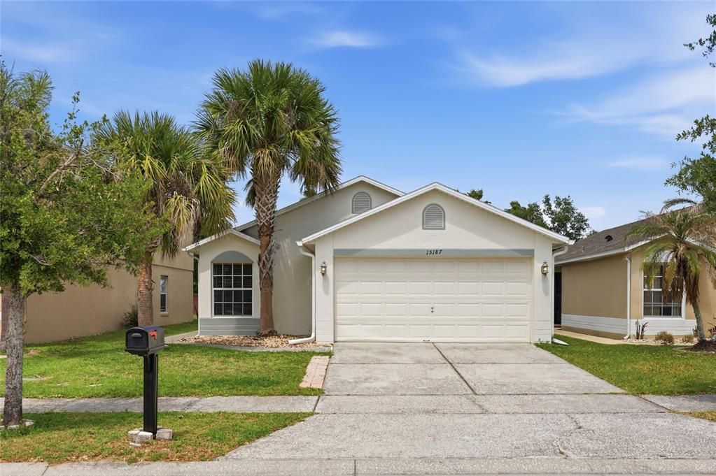 For Sale: $445,000 (3 beds, 2 baths, 1296 Square Feet)