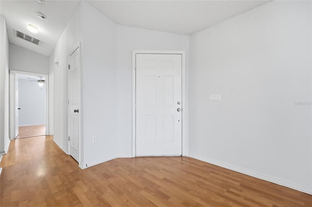 For Sale: $445,000 (3 beds, 2 baths, 1296 Square Feet)