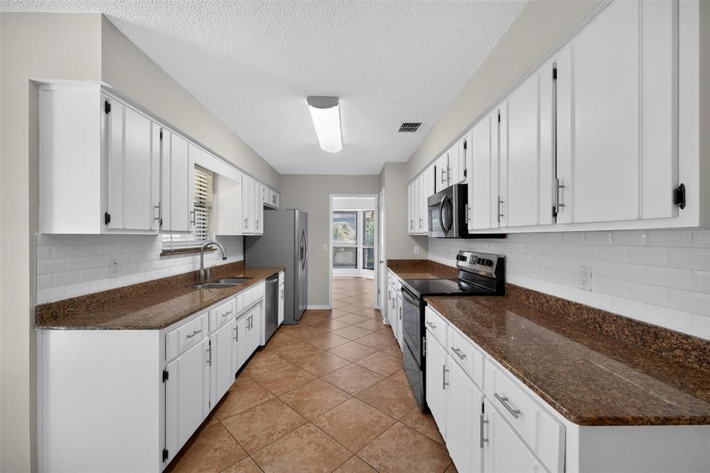 待售: $319,000 (3 贝兹, 2 浴室, 1686 平方英尺)