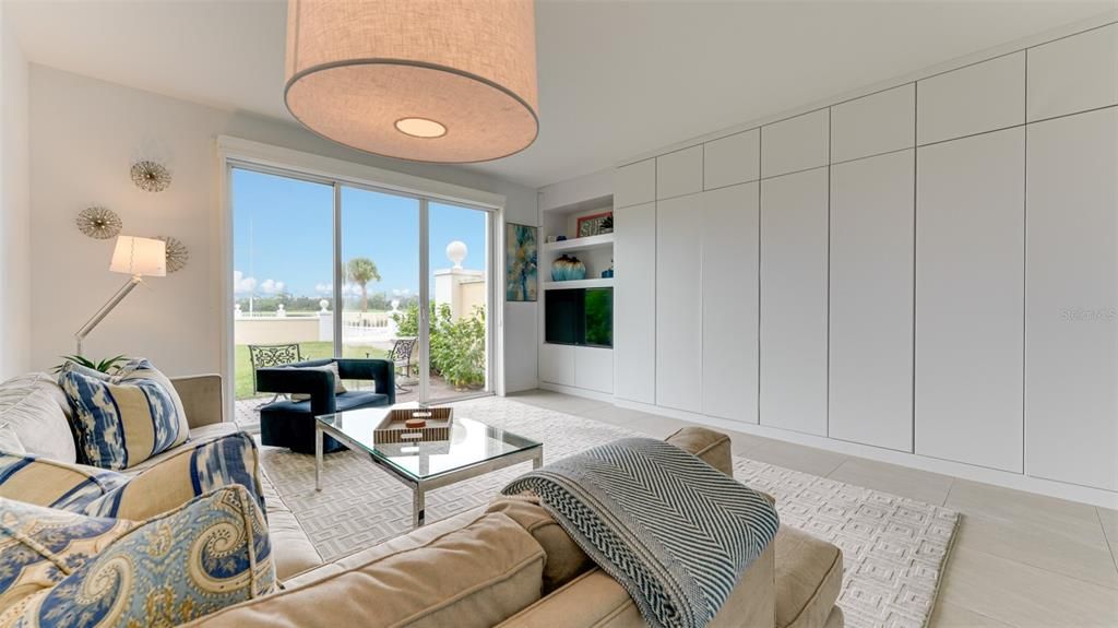 For Sale: $235,000 (1 beds, 1 baths, 595 Square Feet)