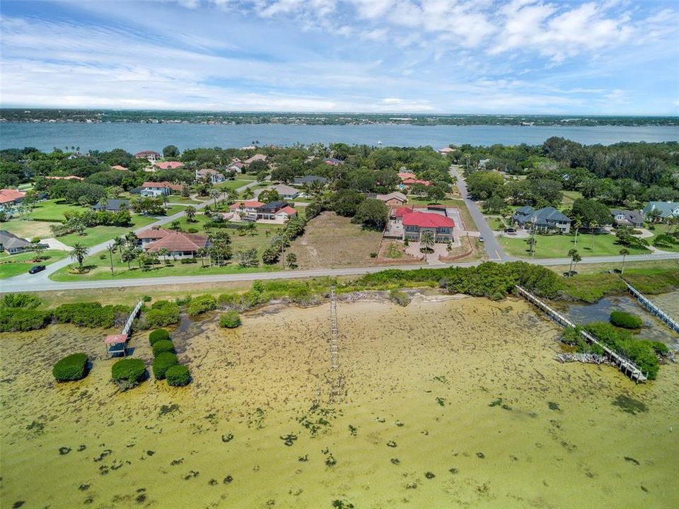 Activo con contrato: $745,000 (1.33 acres)
