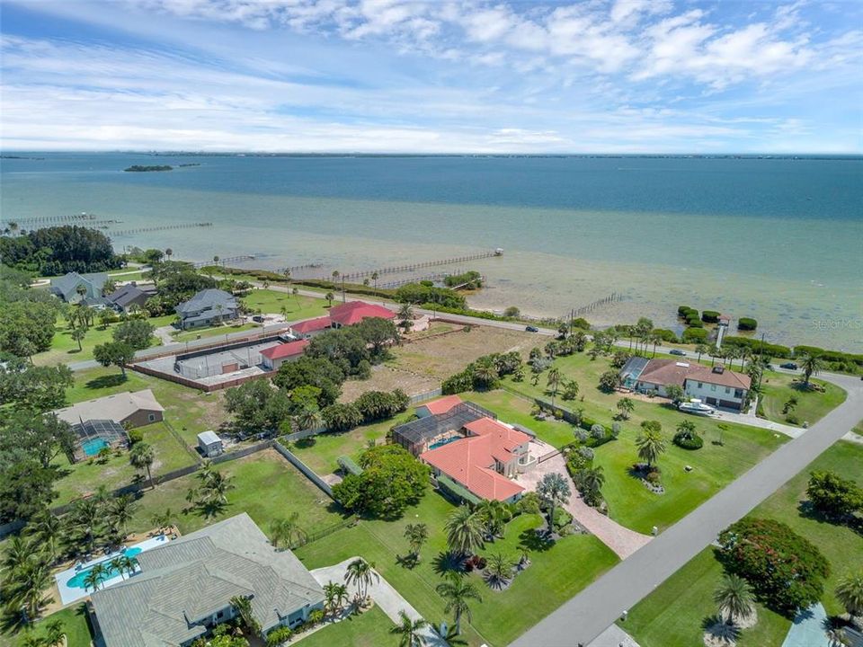 Activo con contrato: $745,000 (1.33 acres)