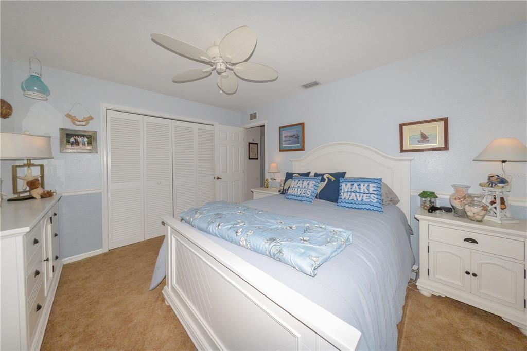 Activo con contrato: $399,500 (3 camas, 2 baños, 1913 Pies cuadrados)