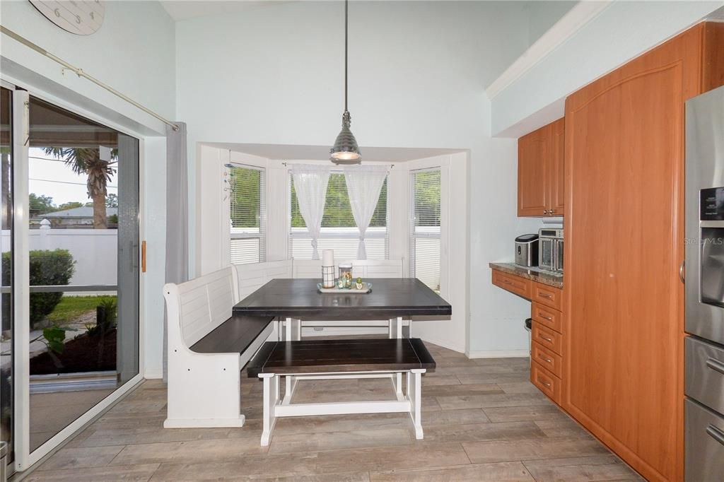 Activo con contrato: $399,500 (3 camas, 2 baños, 1913 Pies cuadrados)