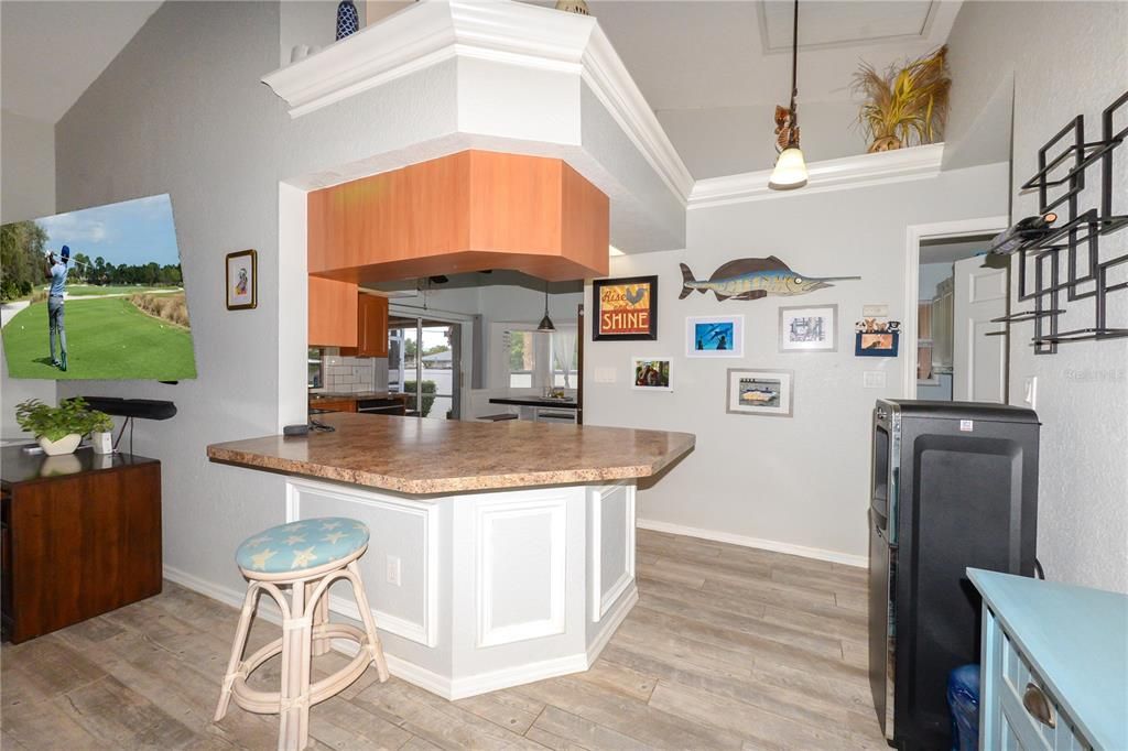 Activo con contrato: $399,500 (3 camas, 2 baños, 1913 Pies cuadrados)