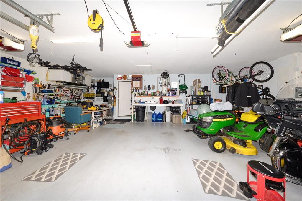 Activo con contrato: $399,500 (3 camas, 2 baños, 1913 Pies cuadrados)
