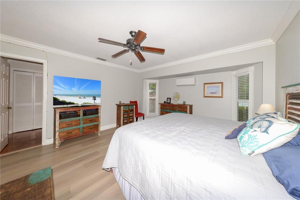 Activo con contrato: $399,500 (3 camas, 2 baños, 1913 Pies cuadrados)