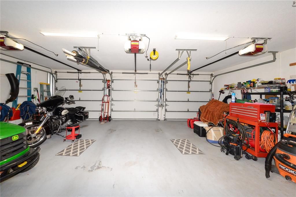 Activo con contrato: $399,500 (3 camas, 2 baños, 1913 Pies cuadrados)