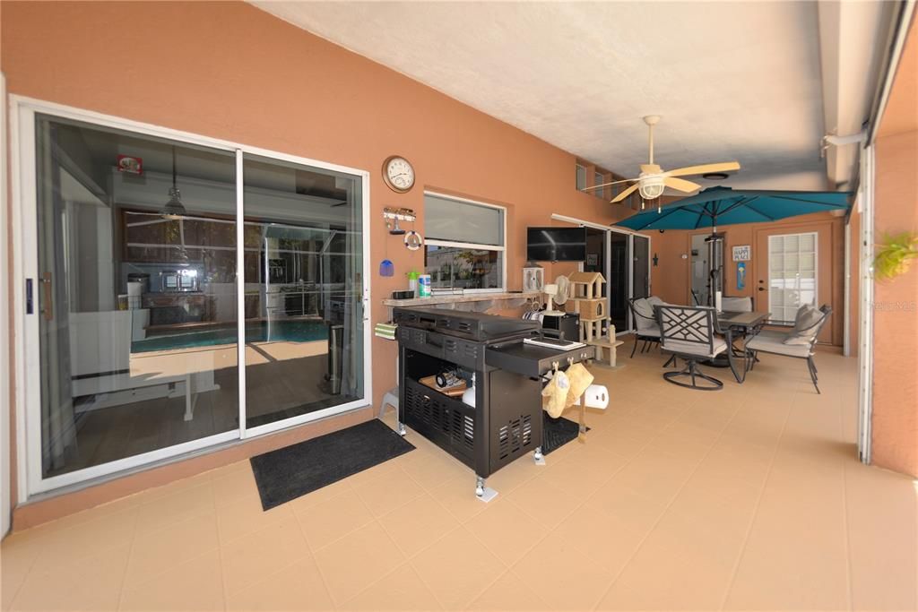 Activo con contrato: $399,500 (3 camas, 2 baños, 1913 Pies cuadrados)