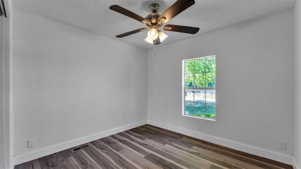 Active With Contract: $199,900 (3 beds, 2 baths, 1056 Square Feet)