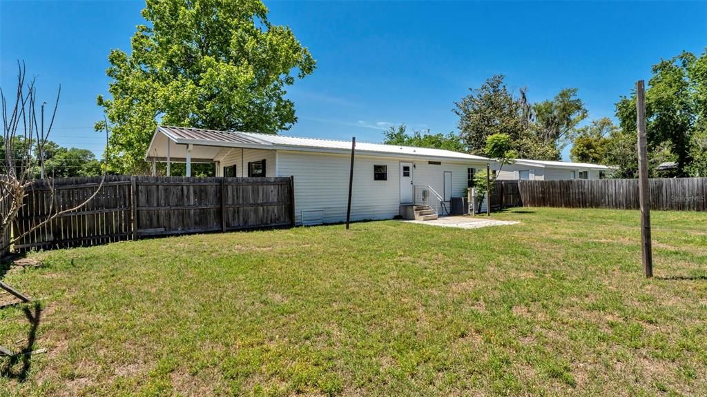 Active With Contract: $199,900 (3 beds, 2 baths, 1056 Square Feet)