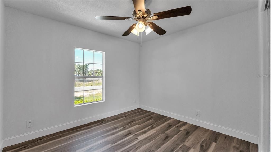 Active With Contract: $199,900 (3 beds, 2 baths, 1056 Square Feet)