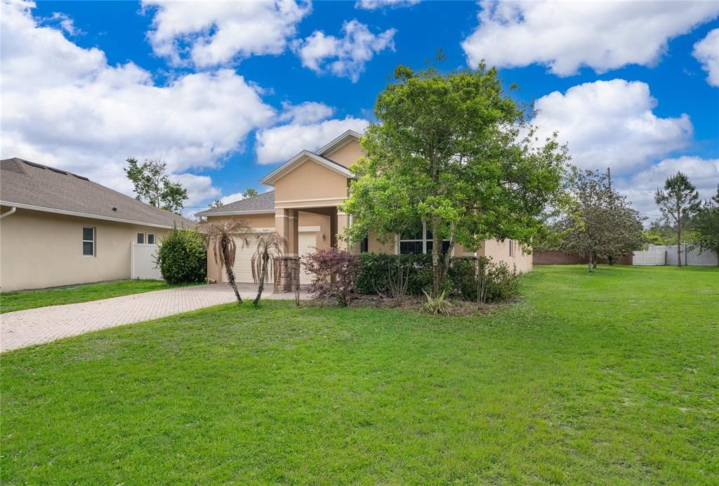 Active With Contract: $345,000 (4 beds, 2 baths, 1976 Square Feet)