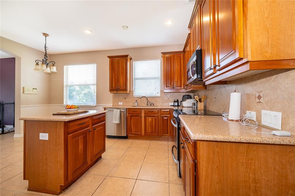 Active With Contract: $345,000 (4 beds, 2 baths, 1976 Square Feet)