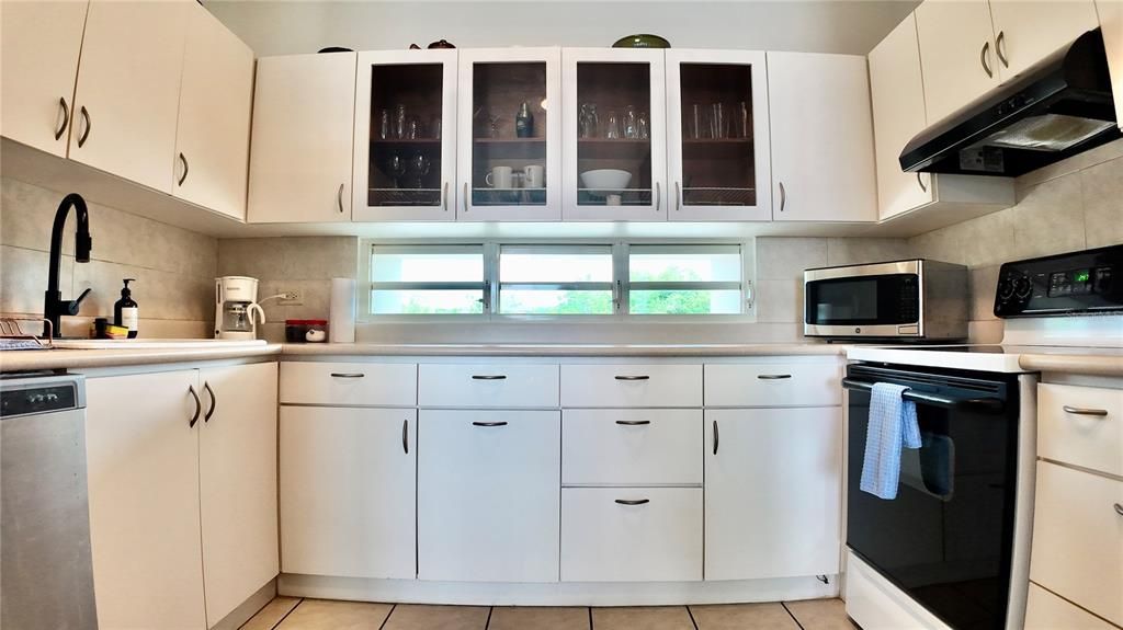 En Venta: $499,000 (2 camas, 2 baños, 10815 Pies cuadrados)