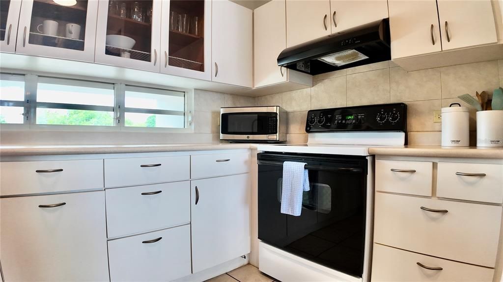 En Venta: $499,000 (2 camas, 2 baños, 10815 Pies cuadrados)