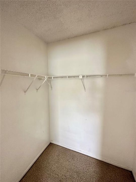 For Rent: $1,225 (1 beds, 1 baths, 742 Square Feet)