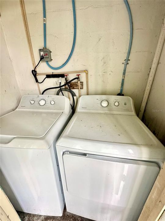 For Rent: $1,225 (1 beds, 1 baths, 742 Square Feet)