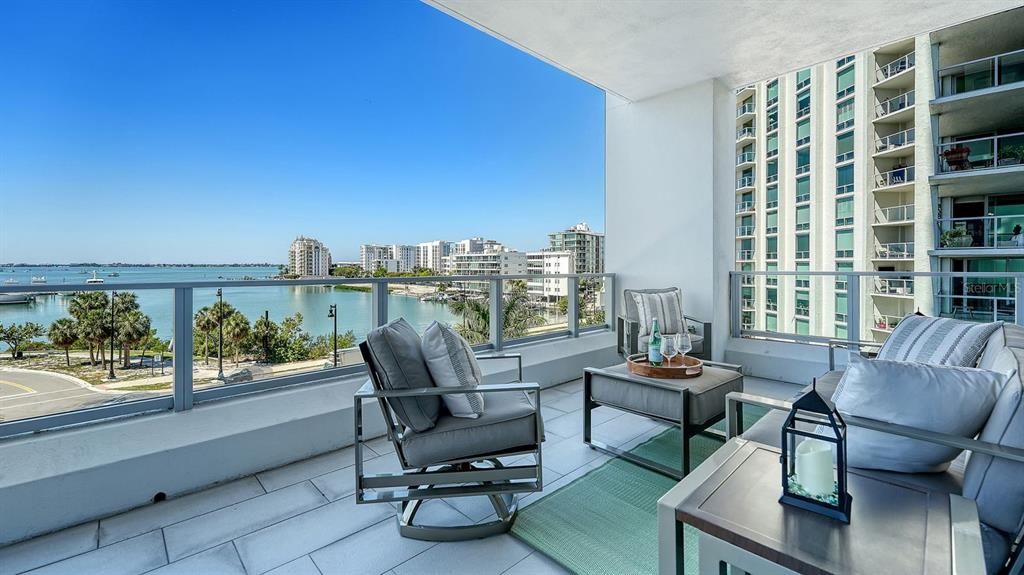 En Venta: $2,649,000 (3 camas, 3 baños, 2625 Pies cuadrados)