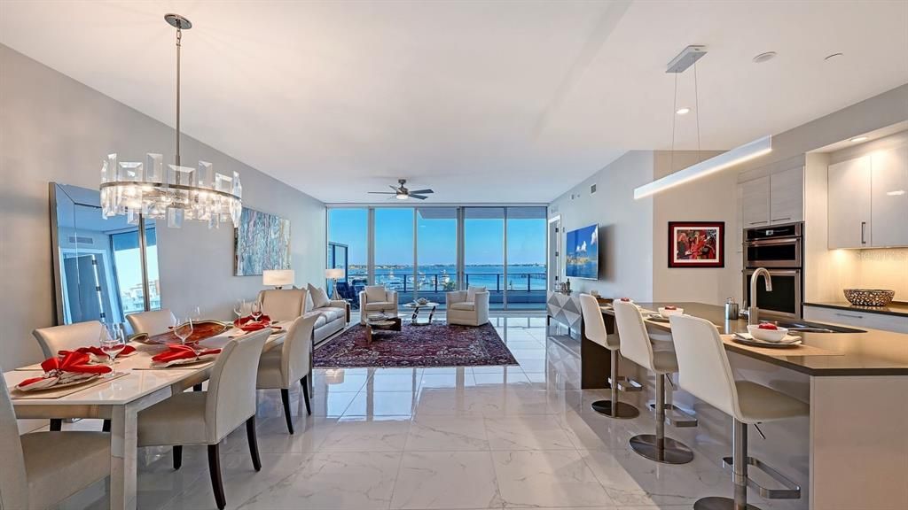 En Venta: $2,649,000 (3 camas, 3 baños, 2625 Pies cuadrados)