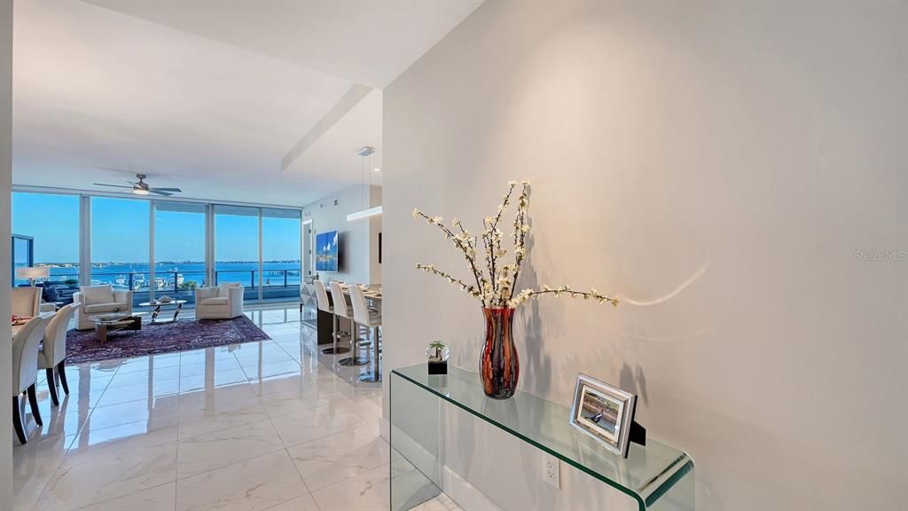 En Venta: $2,649,000 (3 camas, 3 baños, 2625 Pies cuadrados)