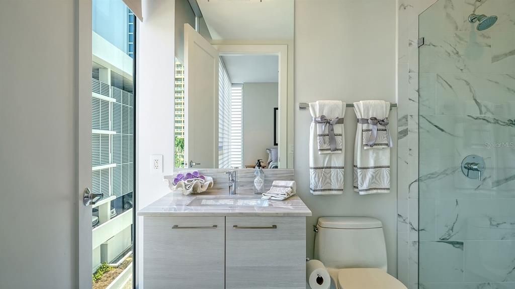 En Venta: $2,649,000 (3 camas, 3 baños, 2625 Pies cuadrados)