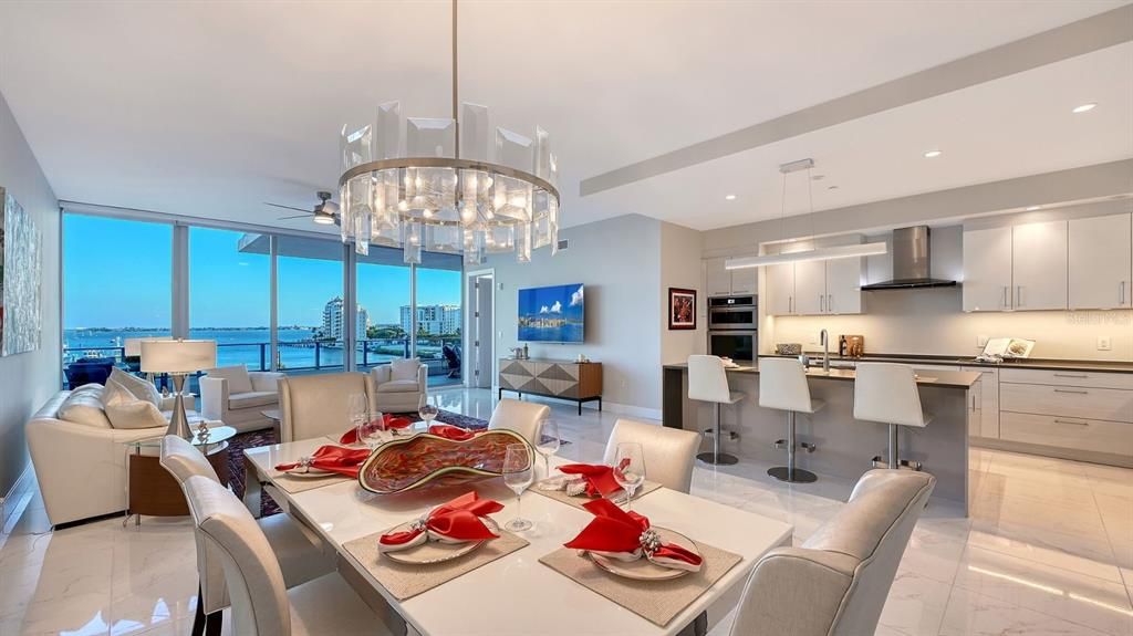 En Venta: $2,649,000 (3 camas, 3 baños, 2625 Pies cuadrados)