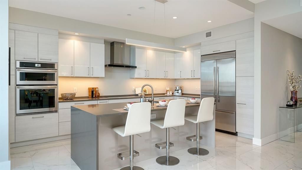 En Venta: $2,649,000 (3 camas, 3 baños, 2625 Pies cuadrados)