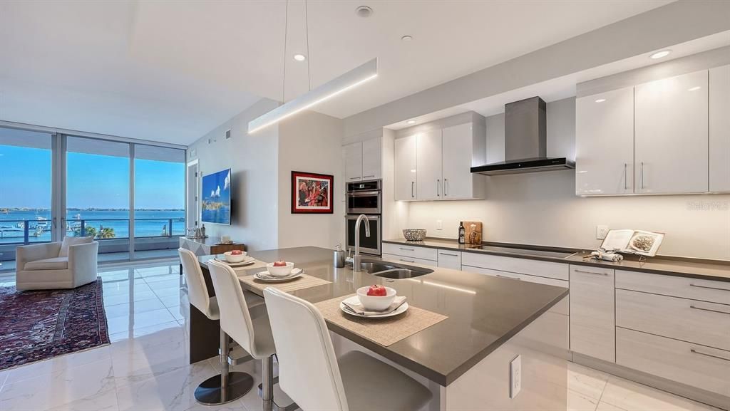 En Venta: $2,649,000 (3 camas, 3 baños, 2625 Pies cuadrados)