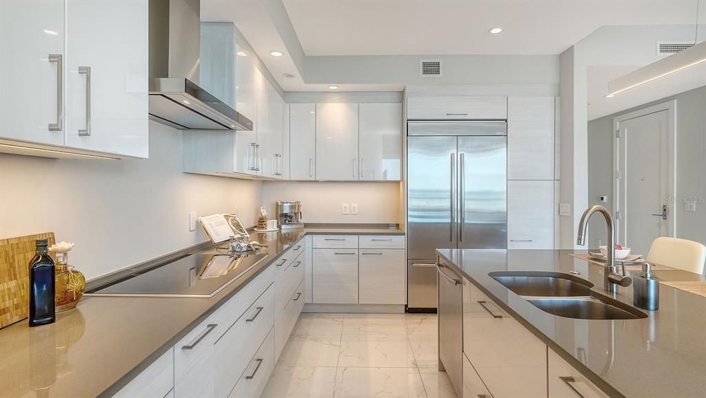 En Venta: $2,649,000 (3 camas, 3 baños, 2625 Pies cuadrados)