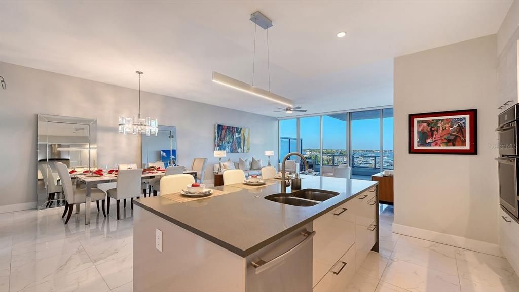 En Venta: $2,649,000 (3 camas, 3 baños, 2625 Pies cuadrados)