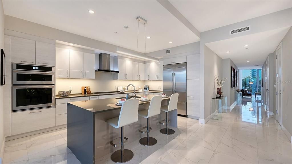En Venta: $2,649,000 (3 camas, 3 baños, 2625 Pies cuadrados)