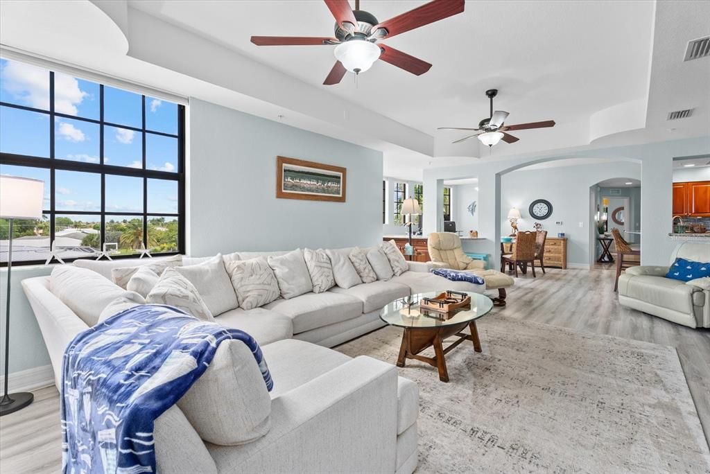 For Sale: $415,000 (3 beds, 2 baths, 1838 Square Feet)