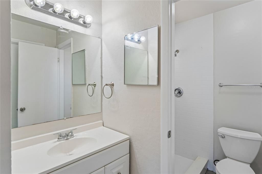 Activo con contrato: $389,900 (3 camas, 2 baños, 1188 Pies cuadrados)