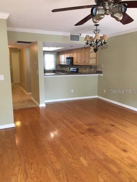 Activo con contrato: $2,900 (2 camas, 2 baños, 1328 Pies cuadrados)