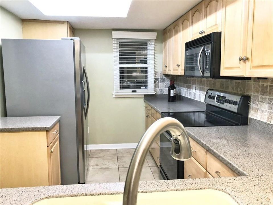 Activo con contrato: $2,900 (2 camas, 2 baños, 1328 Pies cuadrados)
