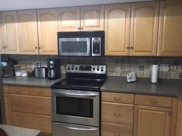 Activo con contrato: $2,900 (2 camas, 2 baños, 1328 Pies cuadrados)