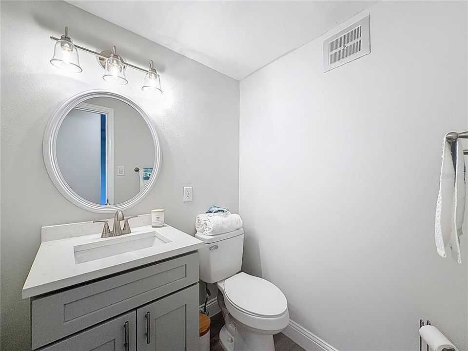 Active With Contract: $130,000 (1 beds, 1 baths, 815 Square Feet)