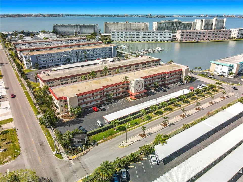 Active With Contract: $130,000 (1 beds, 1 baths, 815 Square Feet)