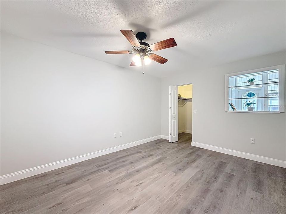 Active With Contract: $130,000 (1 beds, 1 baths, 815 Square Feet)