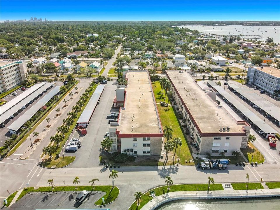 Active With Contract: $130,000 (1 beds, 1 baths, 815 Square Feet)