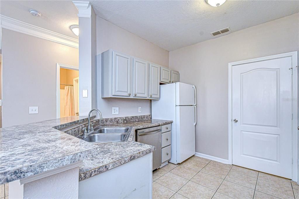 For Rent: $1,590 (2 beds, 2 baths, 1110 Square Feet)