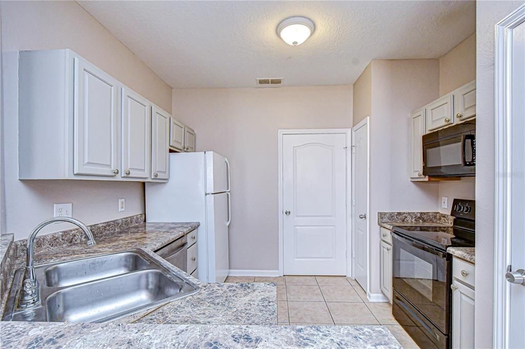 For Rent: $1,590 (2 beds, 2 baths, 1110 Square Feet)
