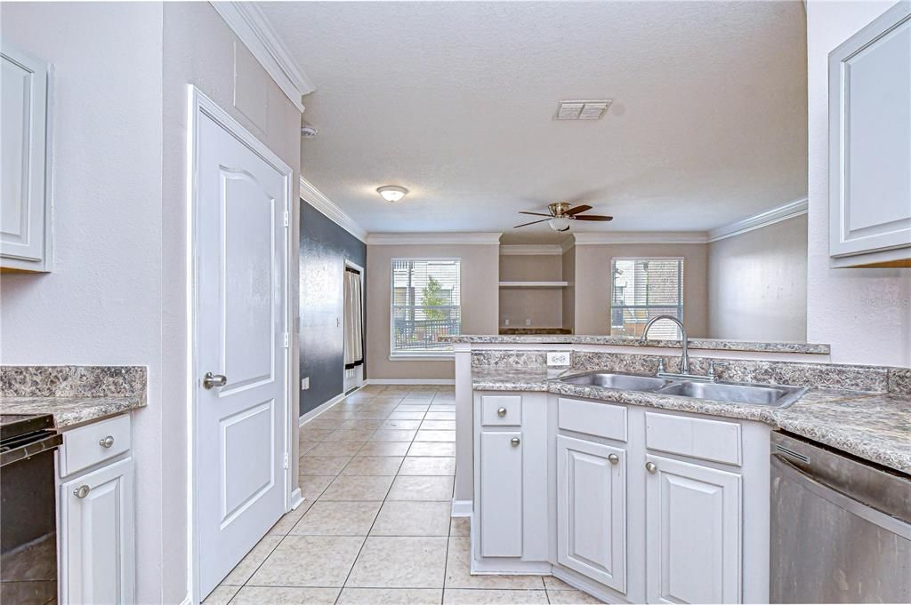 For Rent: $1,590 (2 beds, 2 baths, 1110 Square Feet)