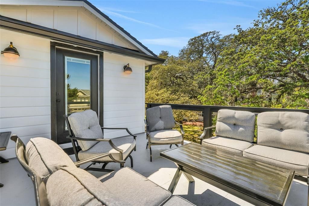 For Sale: $1,199,900 (3 beds, 3 baths, 2565 Square Feet)