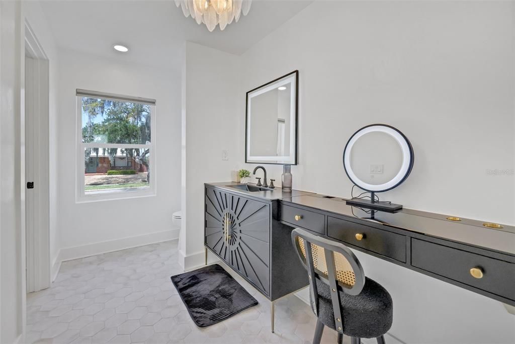 For Sale: $1,199,900 (3 beds, 3 baths, 2565 Square Feet)