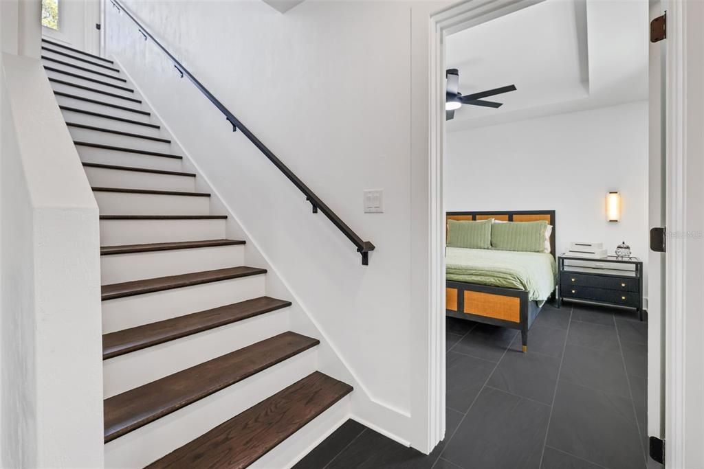 For Sale: $1,199,900 (3 beds, 3 baths, 2565 Square Feet)