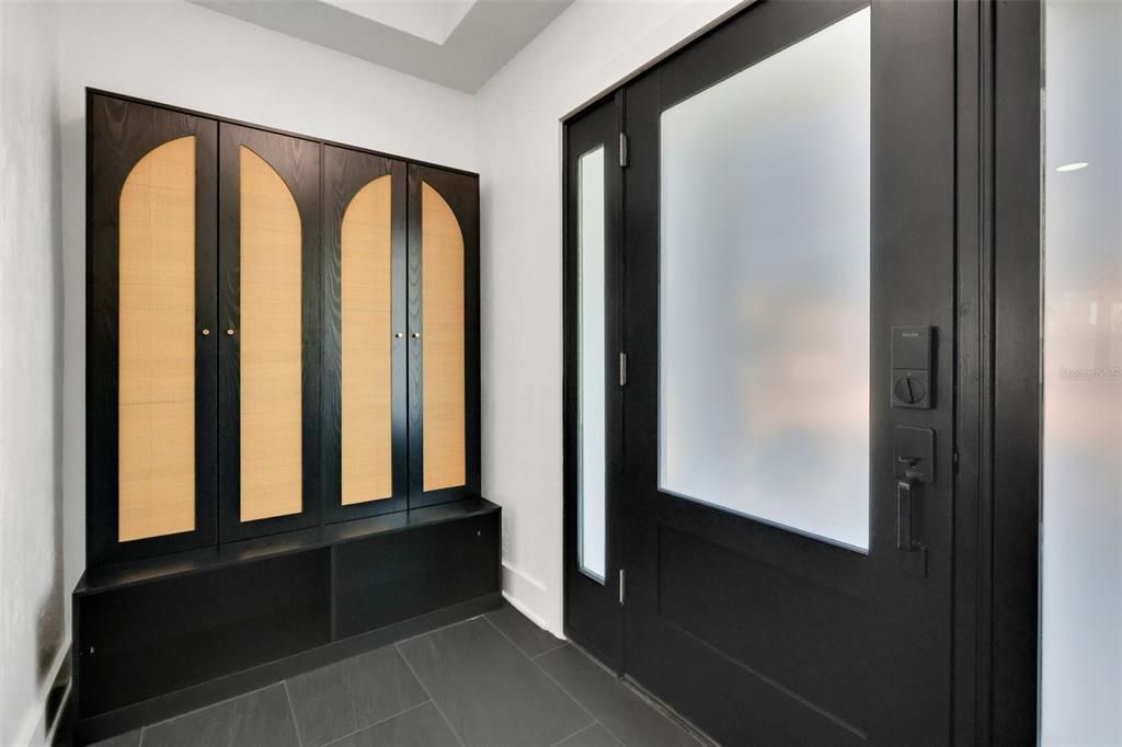 For Sale: $1,199,900 (3 beds, 3 baths, 2565 Square Feet)