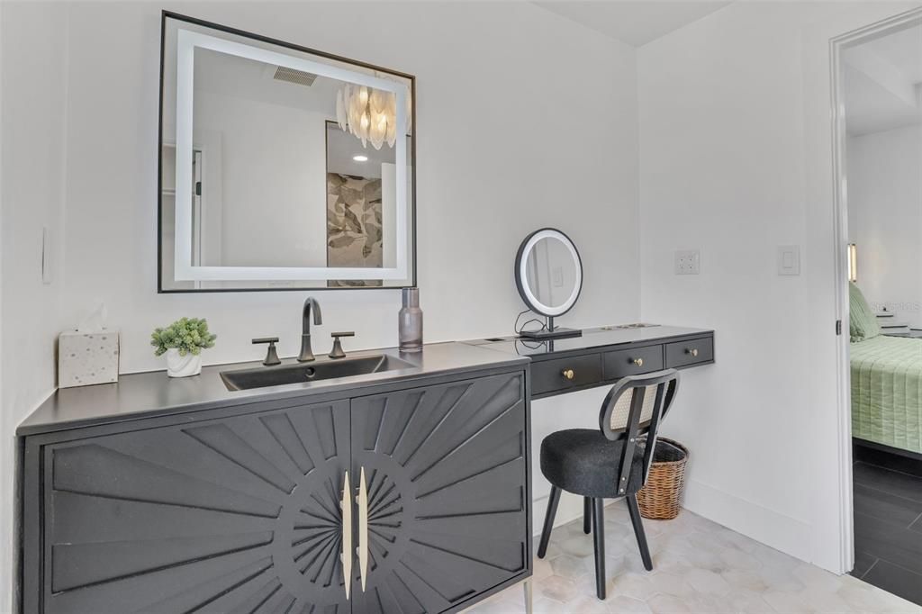 For Sale: $1,199,900 (3 beds, 3 baths, 2565 Square Feet)