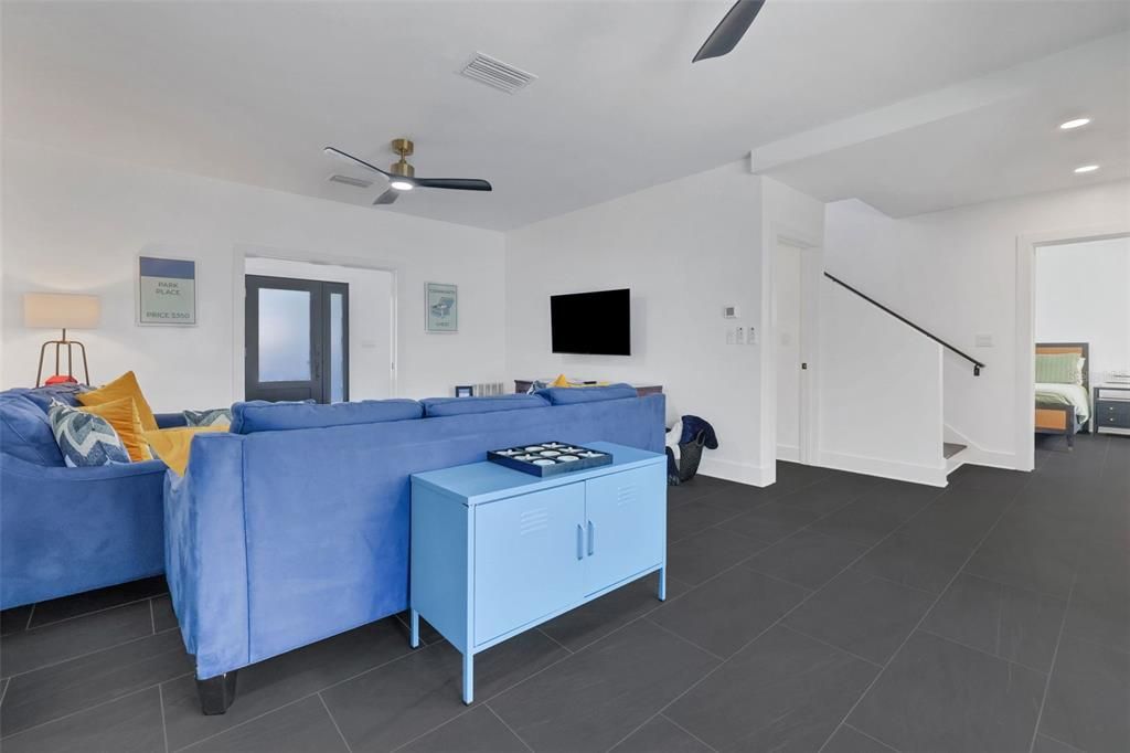 For Sale: $1,199,900 (3 beds, 3 baths, 2565 Square Feet)